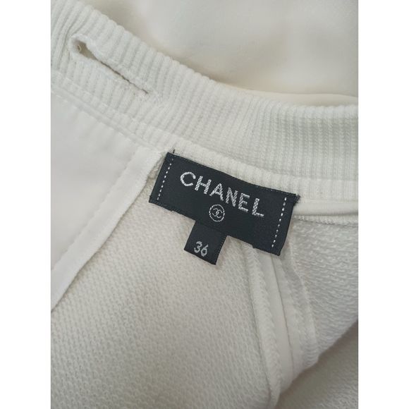 Chanel Women's Cream Cotton Gold CC Button Sweater Size 36 FR P55397K07252 - Picture 8 of 8